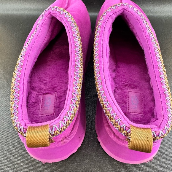 UGG Tazz Platform Slipper Shoe Purple
Mangosteen Woman’s Size 10 - Picture 4 of 8